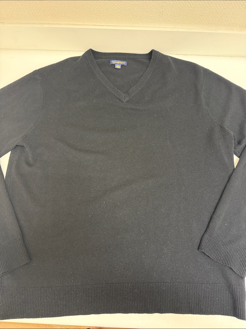 100% Cashmere Club Room Men's Black V-Neck Sweater